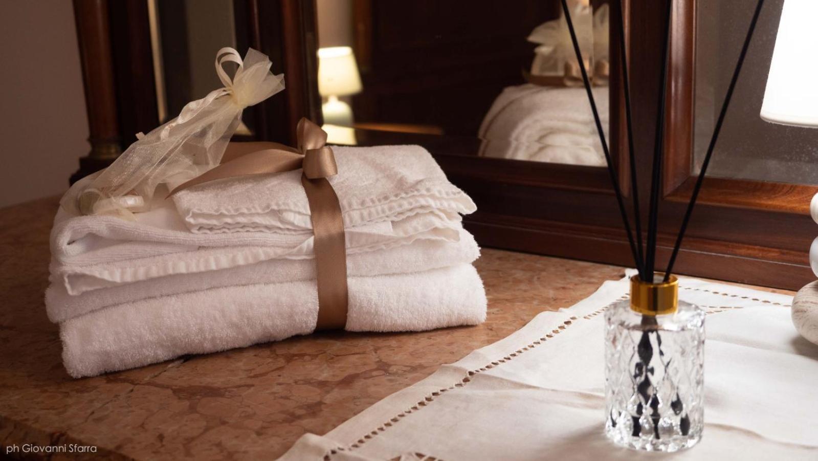 Palazzo Palitti Bed & Breakfast Roio Екстериор снимка