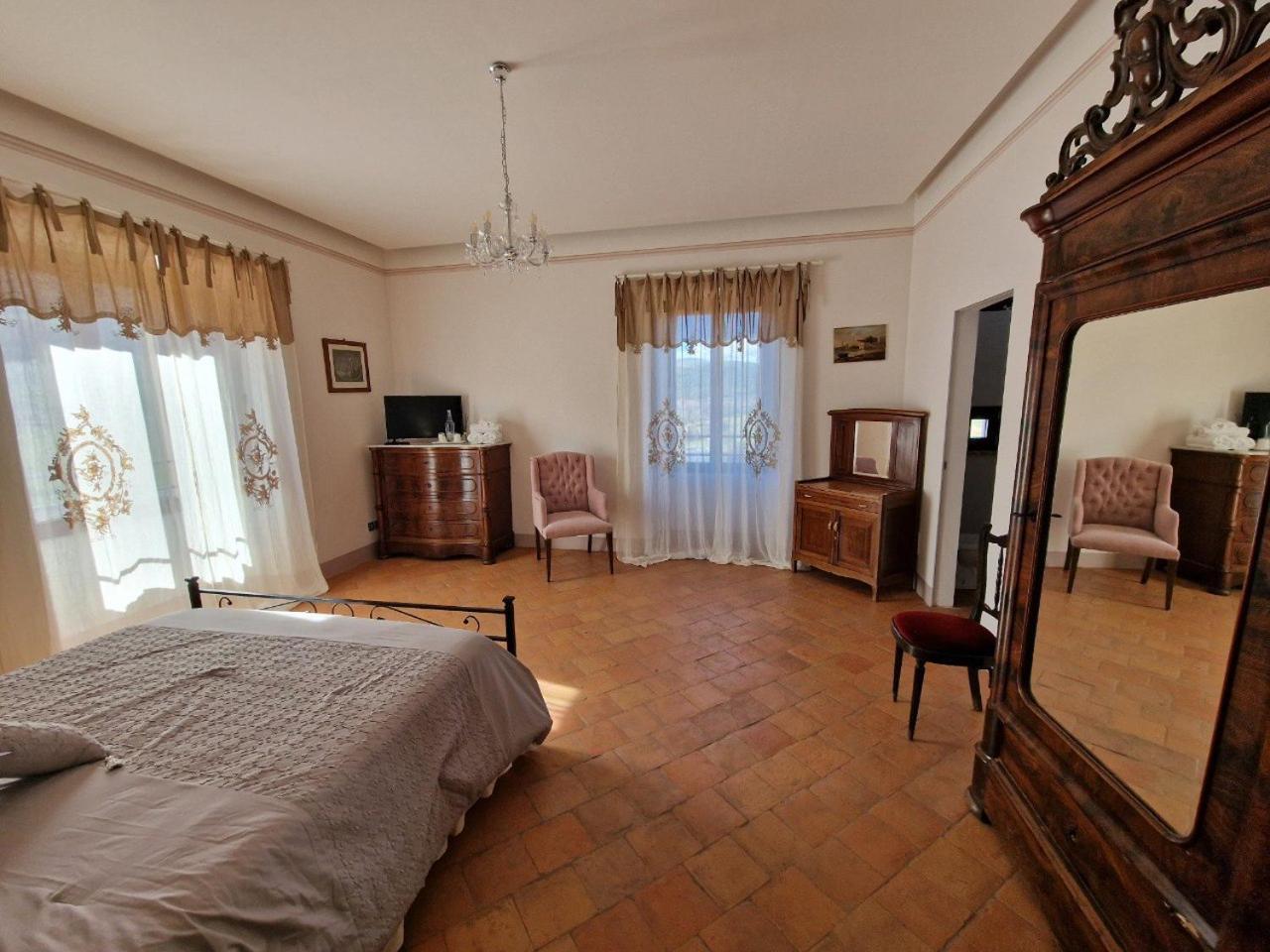 Palazzo Palitti Bed & Breakfast Roio Екстериор снимка