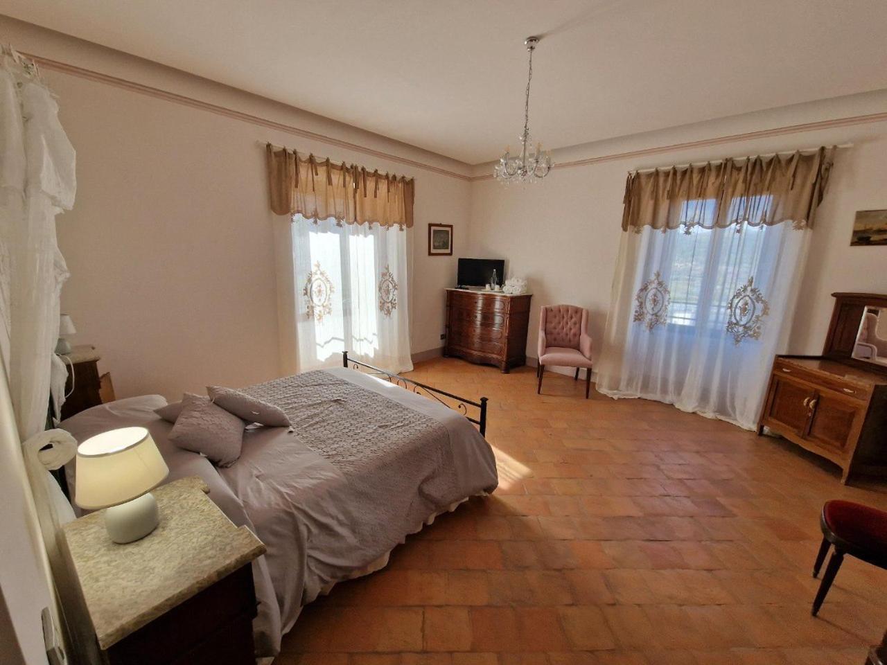 Palazzo Palitti Bed & Breakfast Roio Екстериор снимка