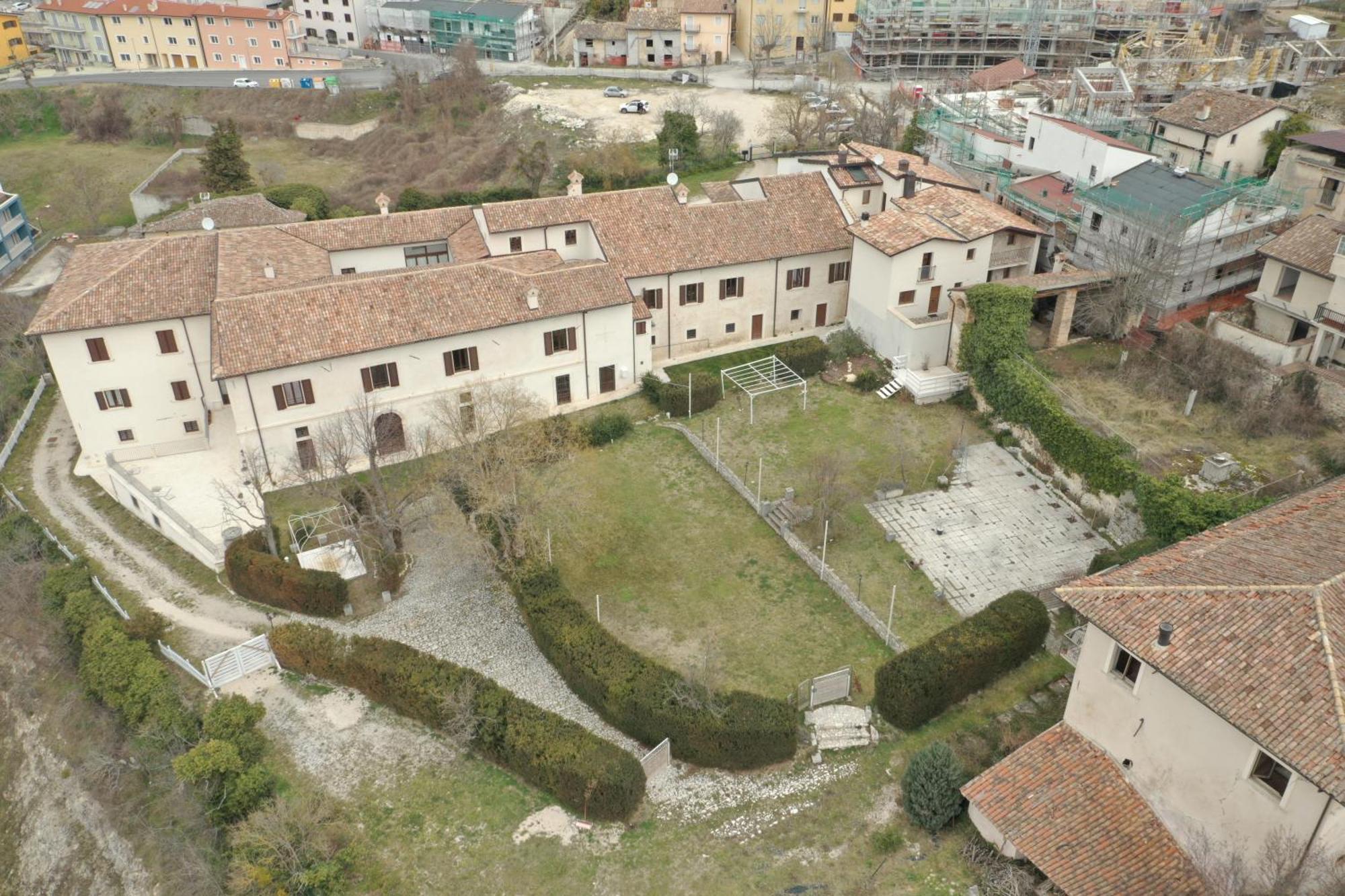 Palazzo Palitti Bed & Breakfast Roio Екстериор снимка