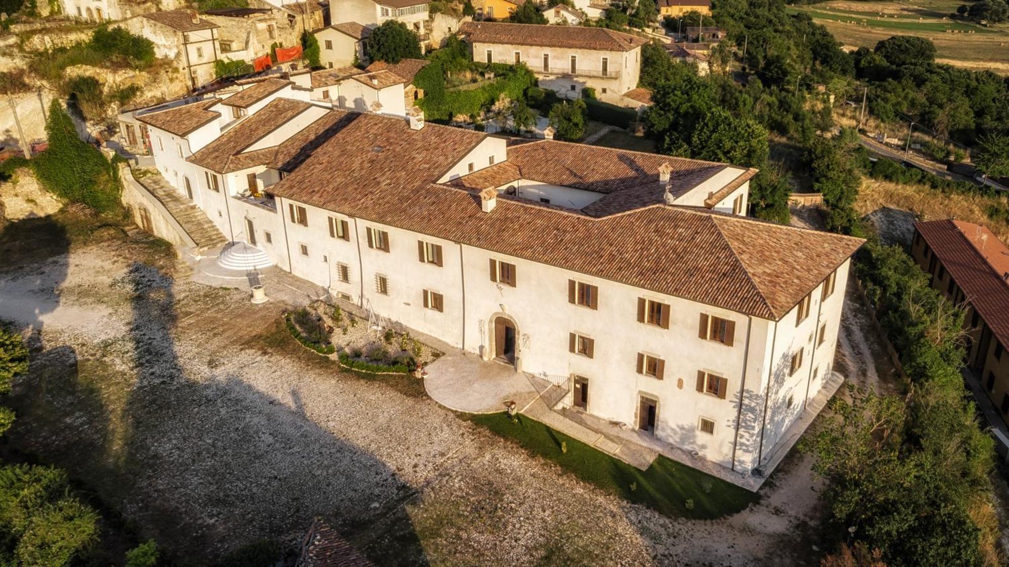 Palazzo Palitti Bed & Breakfast Roio Екстериор снимка